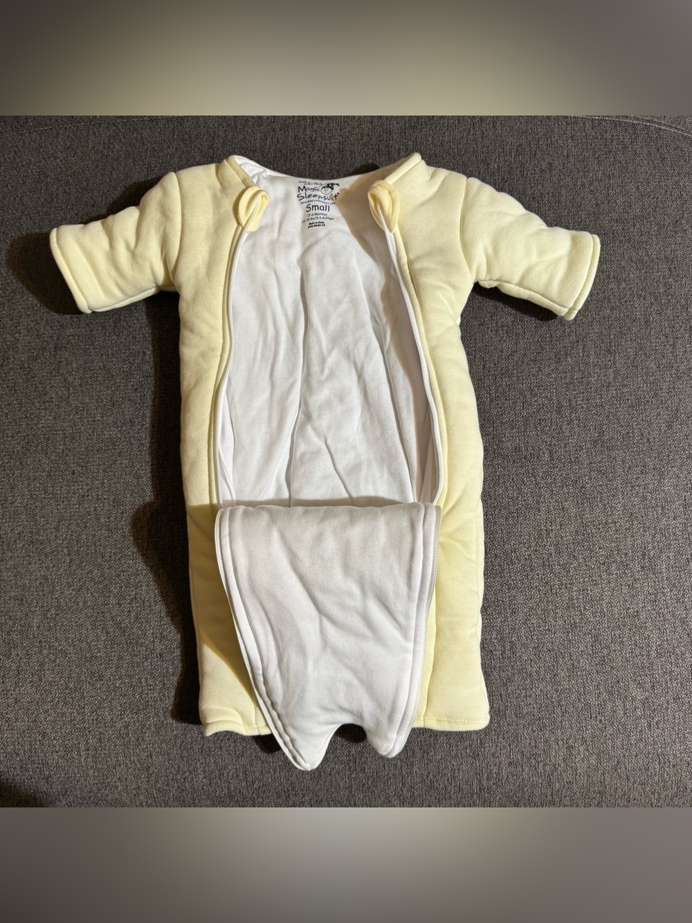 Baby Merlin’s The Magic Sleepsuit Yellow Baby Boy Girl Neutral Small 3-6M - Picture 2 of 8